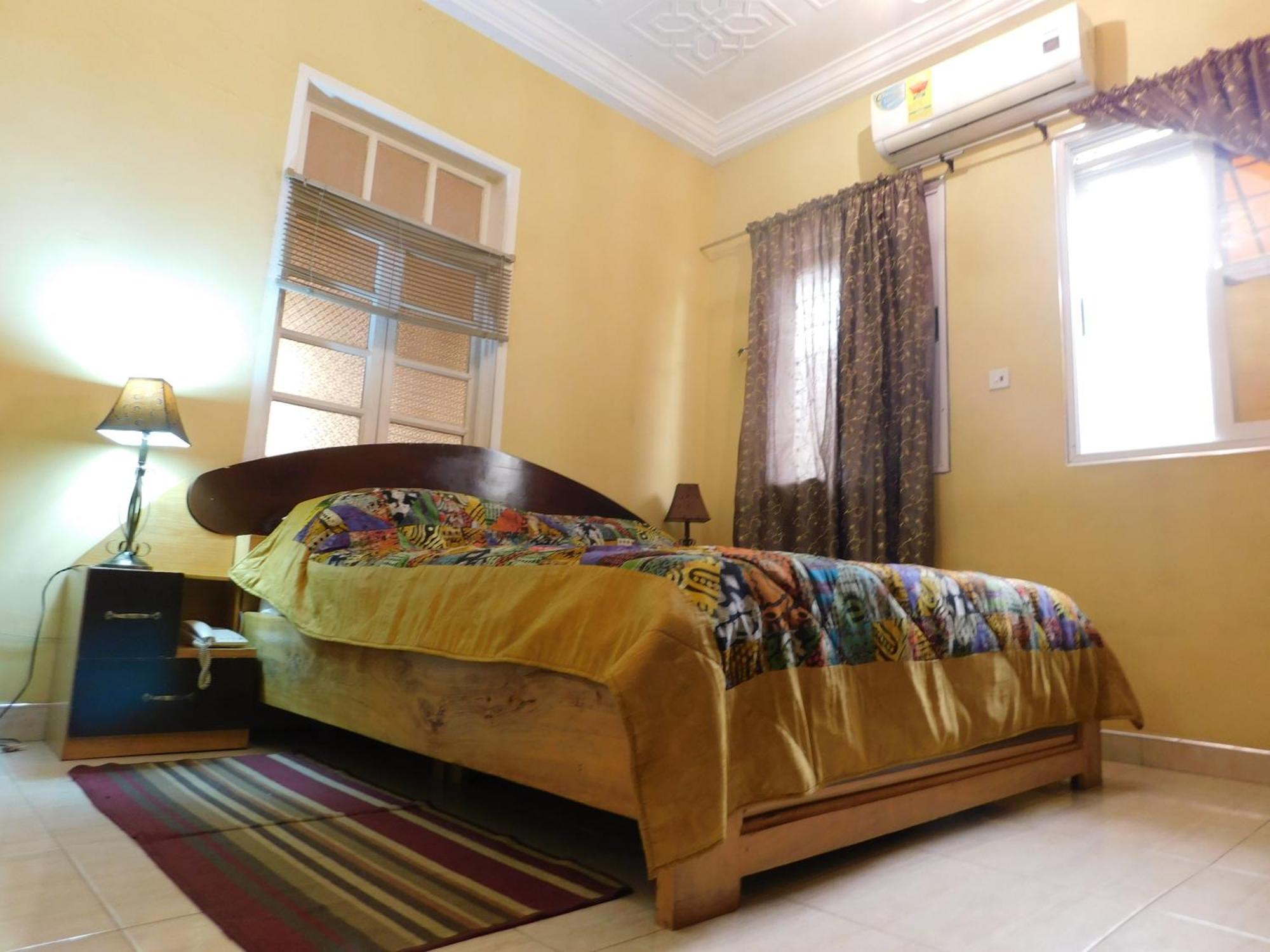 Jesiwa B'S Little Palace Accra Extérieur photo