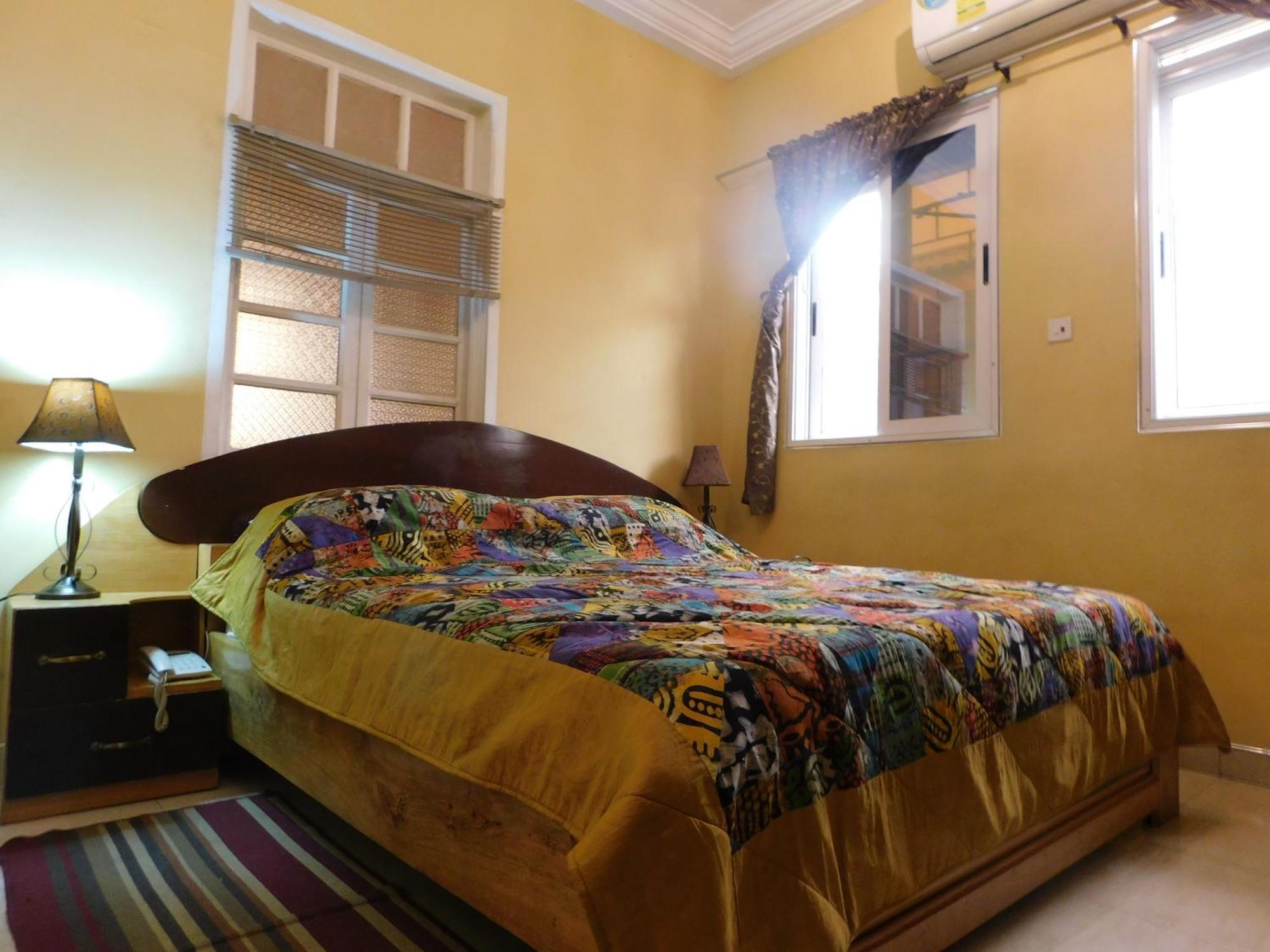 Jesiwa B'S Little Palace Accra Extérieur photo