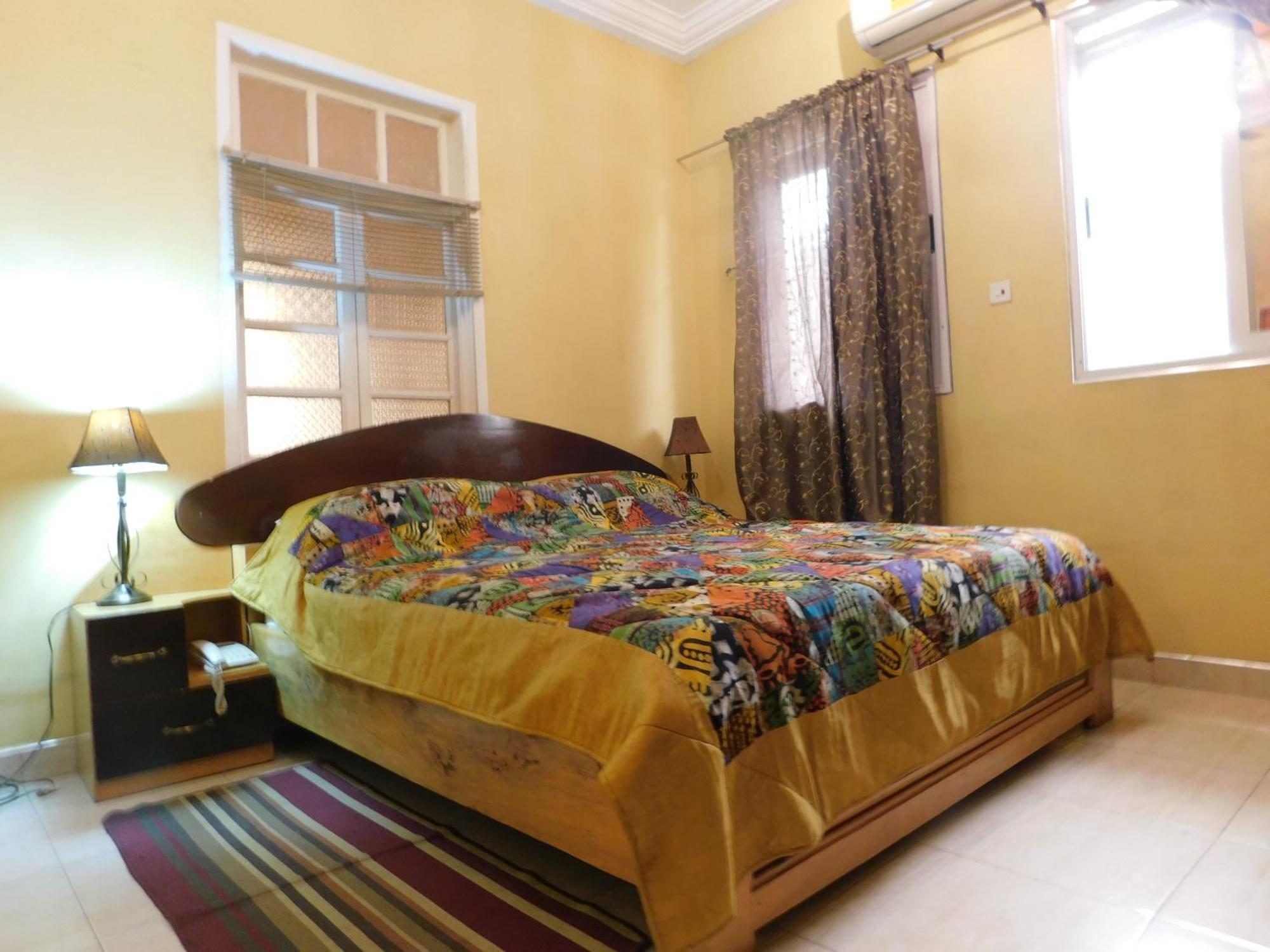 Jesiwa B'S Little Palace Accra Extérieur photo