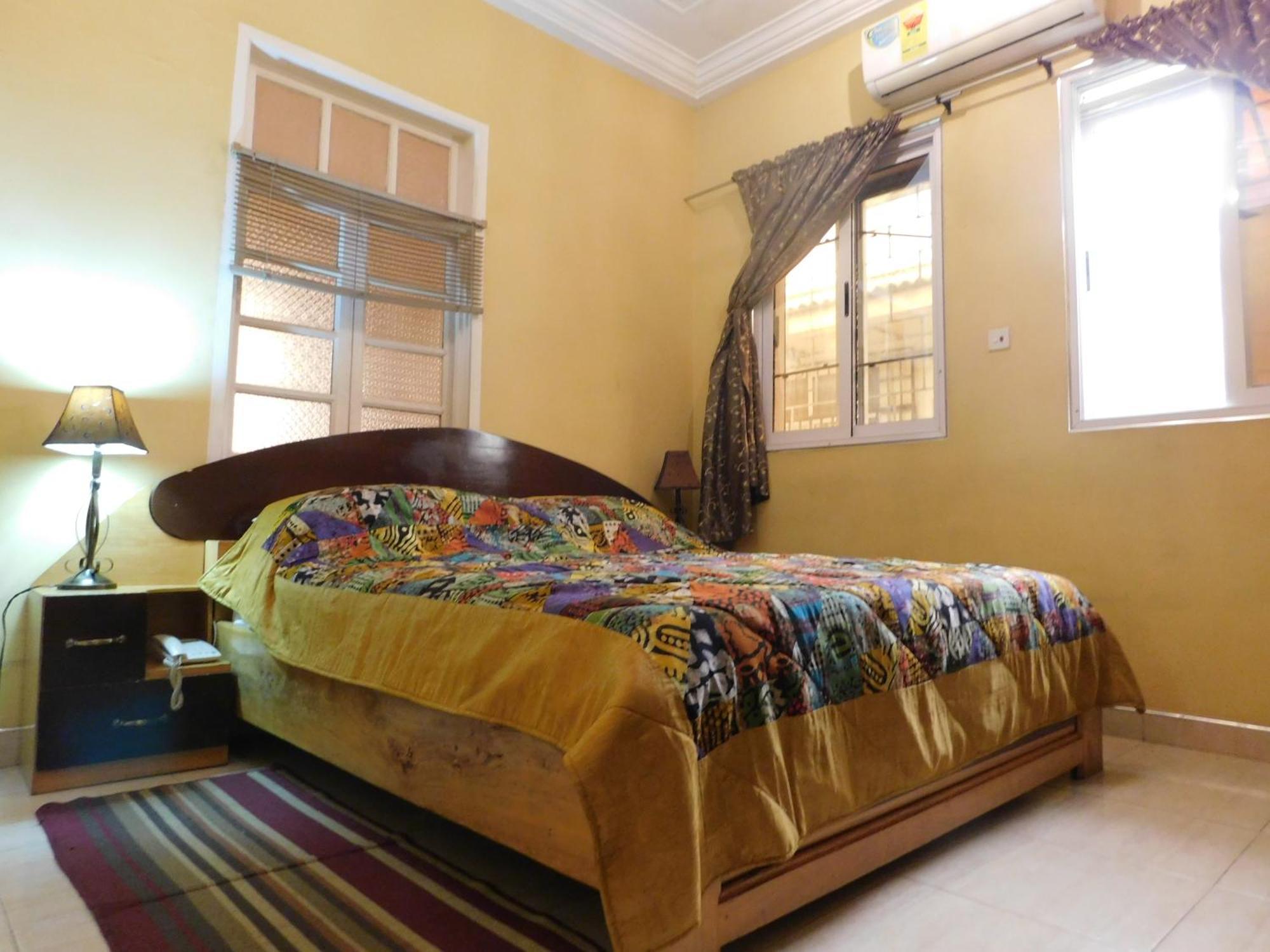 Jesiwa B'S Little Palace Accra Extérieur photo