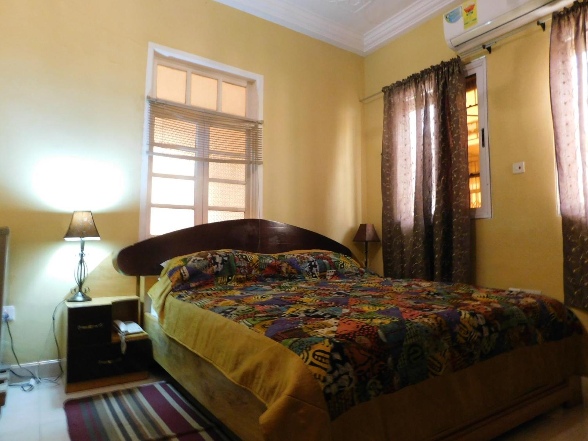 Jesiwa B'S Little Palace Accra Extérieur photo