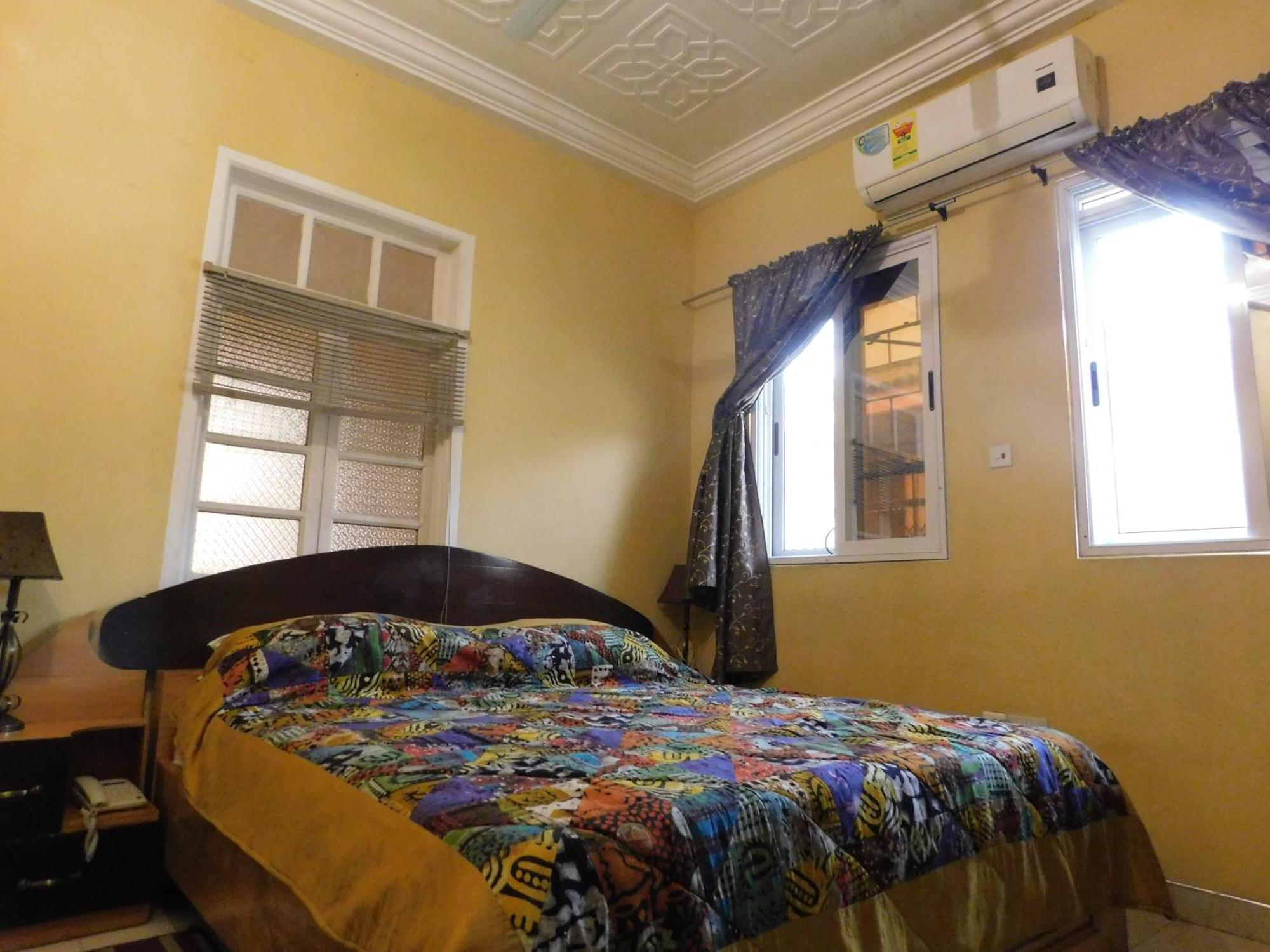 Jesiwa B'S Little Palace Accra Extérieur photo