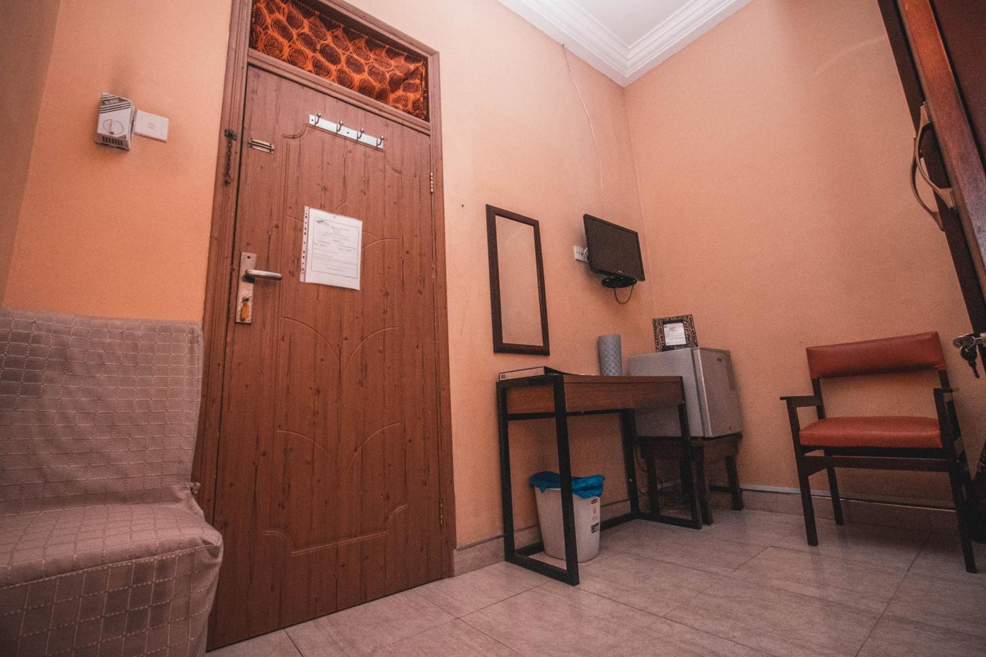 Jesiwa B'S Little Palace Accra Extérieur photo