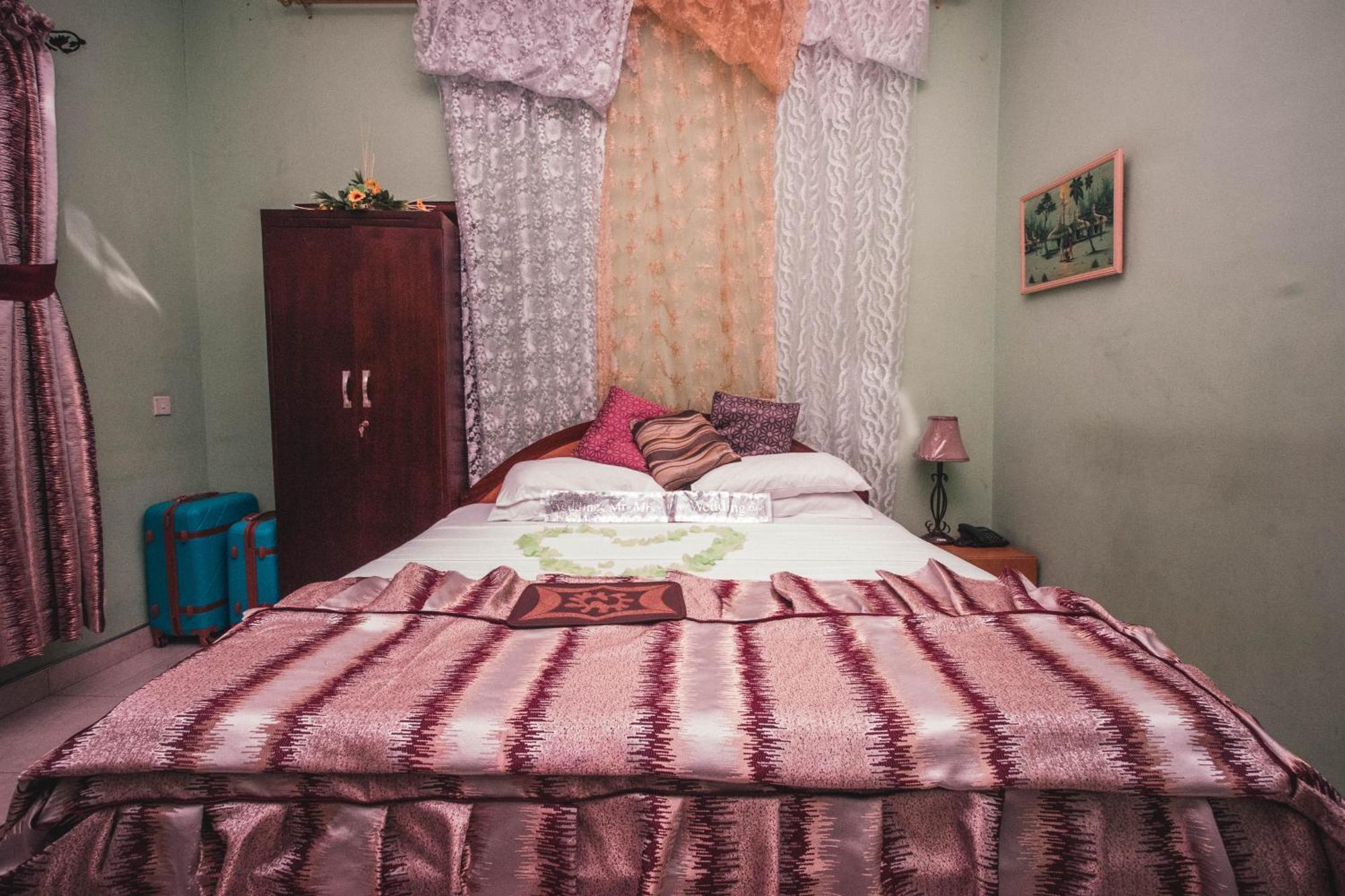 Jesiwa B'S Little Palace Accra Extérieur photo