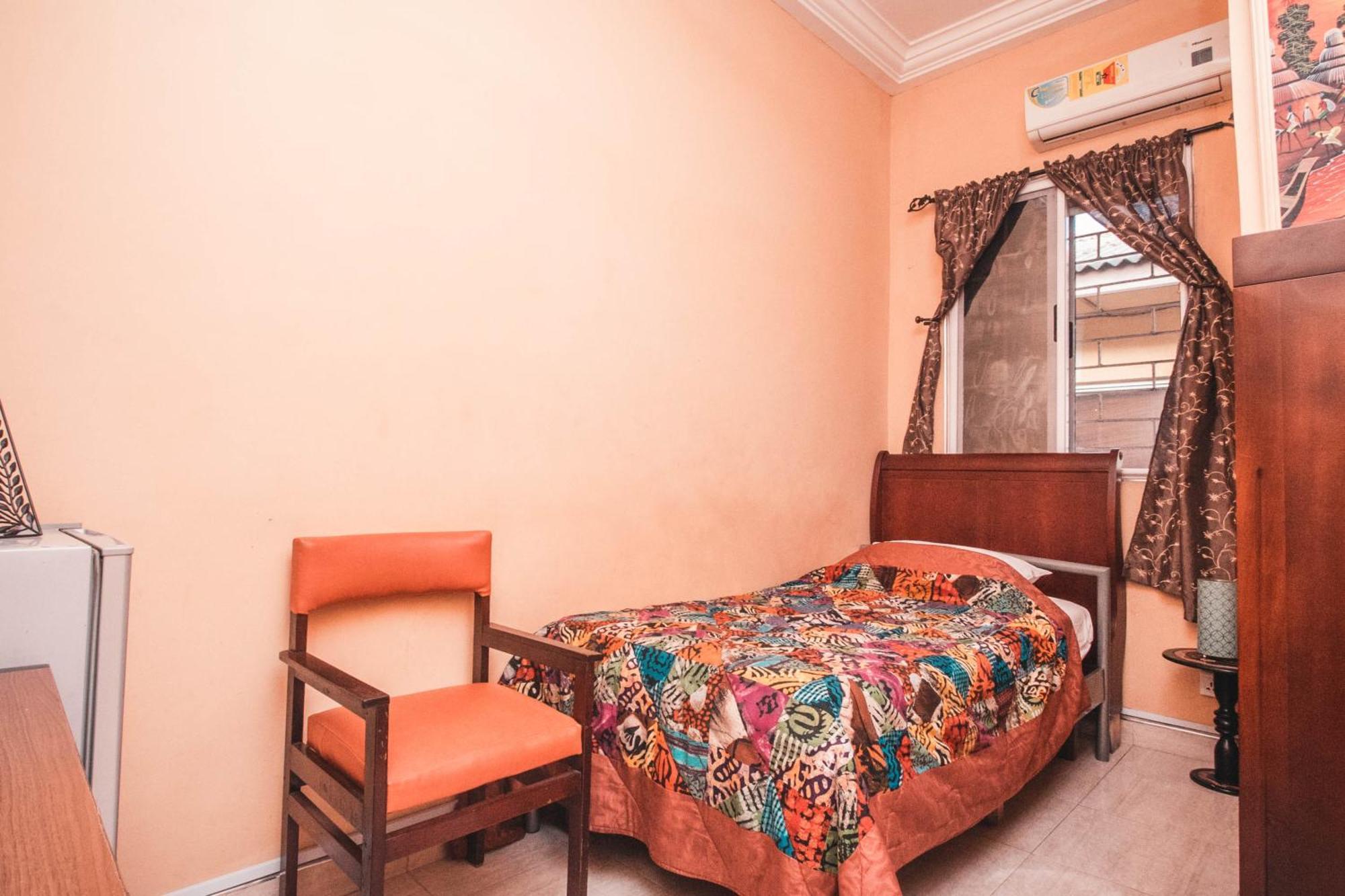 Jesiwa B'S Little Palace Accra Extérieur photo